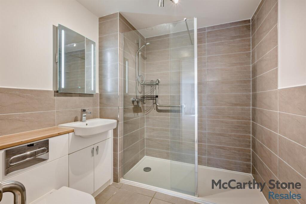 8660410-interior16-800.jpg