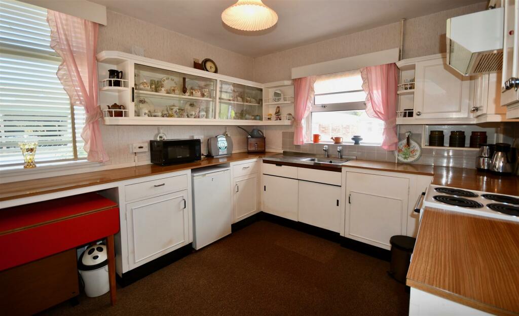Kitchen/Breakfast Room