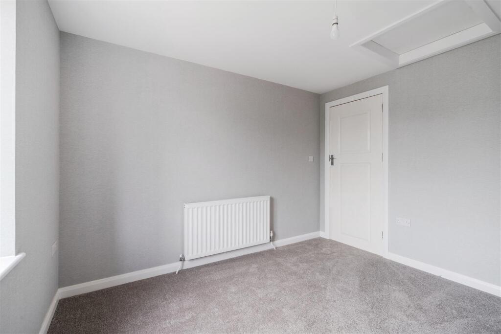 Bedroom1-3.jpg