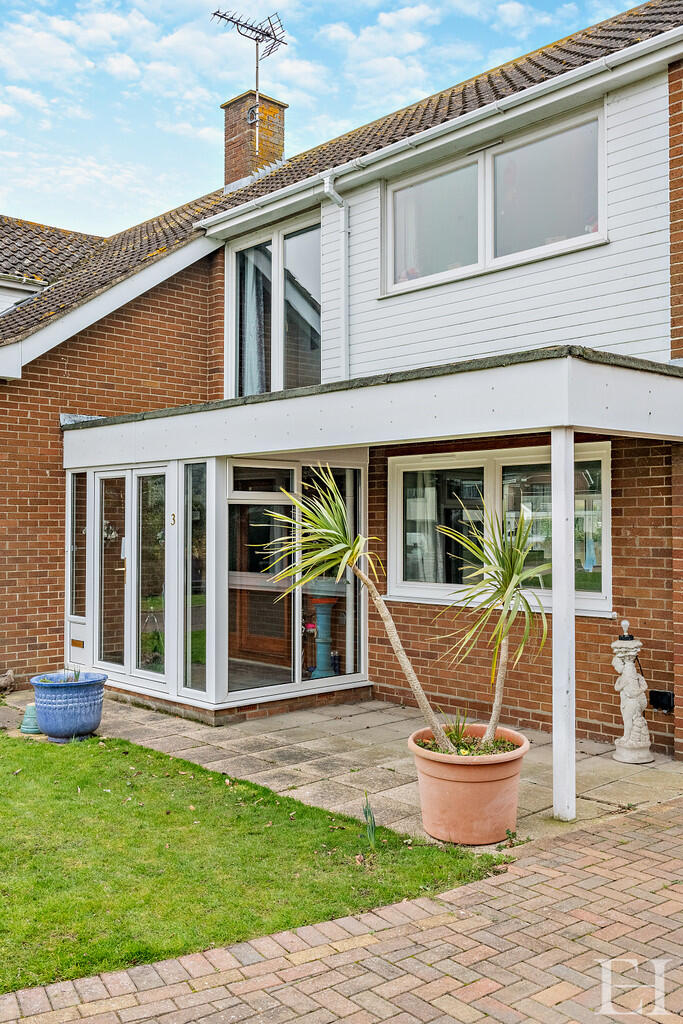 WM-8636330-exteri...