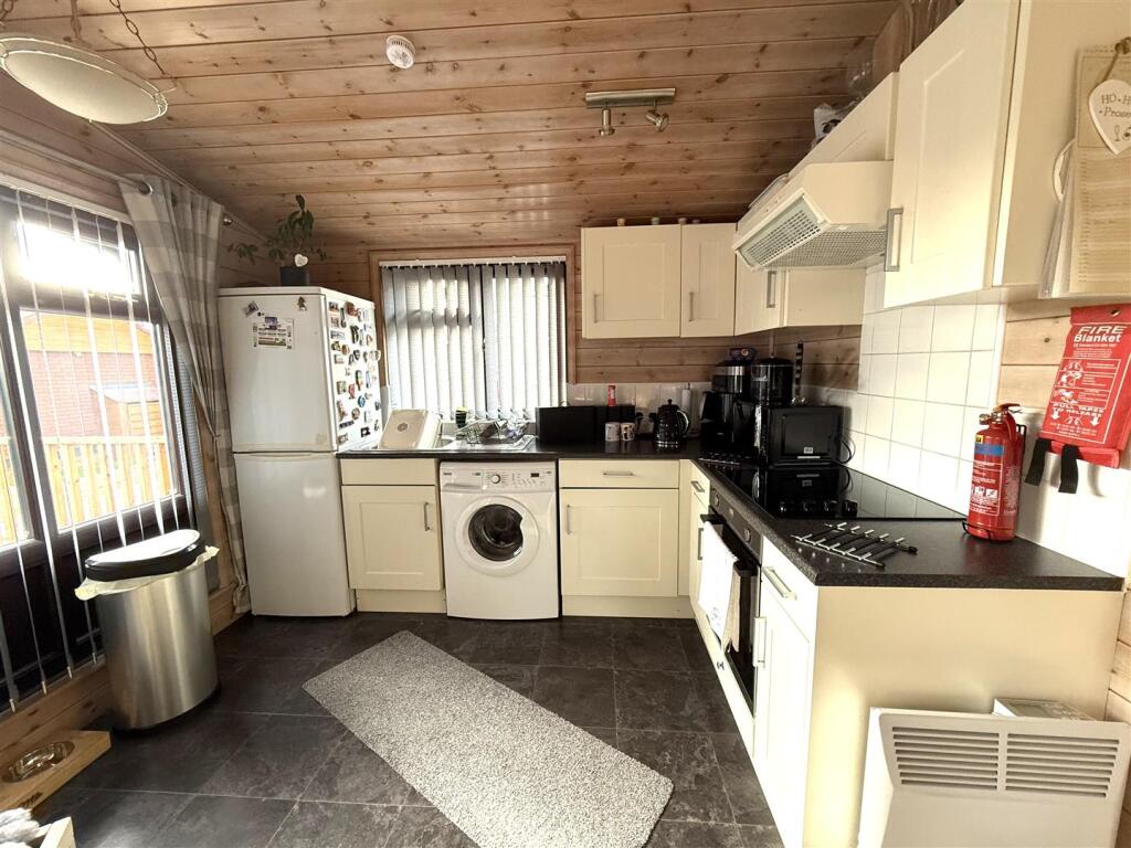 19 LOVE LANE KIT.jpeg