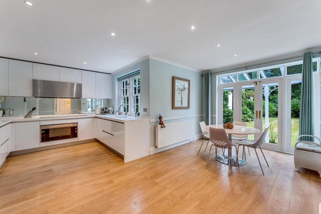 Kitchen/Breakfast Rm