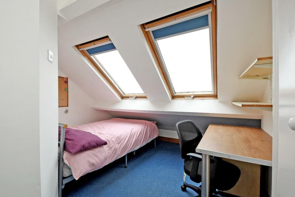 6 Burns Rd, bedroom 4.jpg