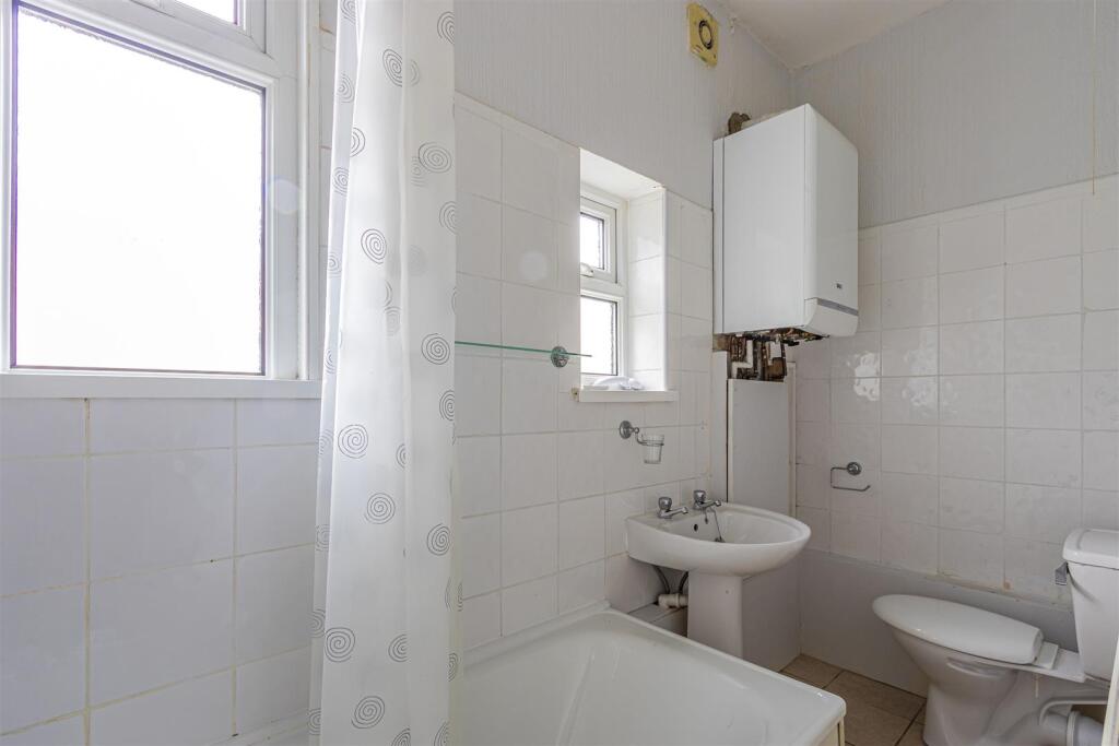 Newfoundland Road 118a-5.jpg