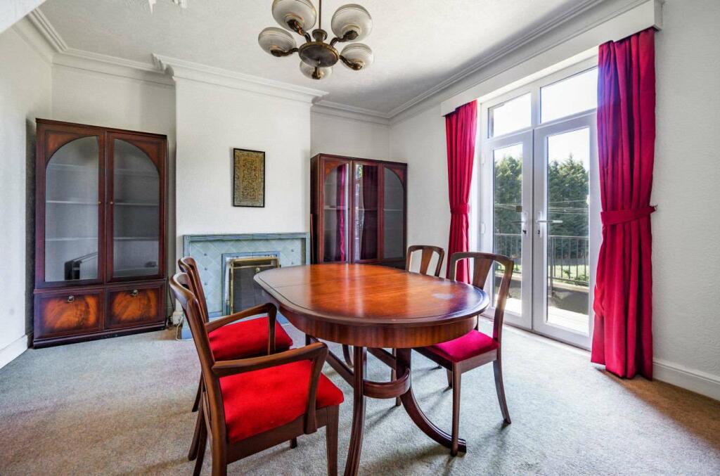 Dining Room/Bedroom 3