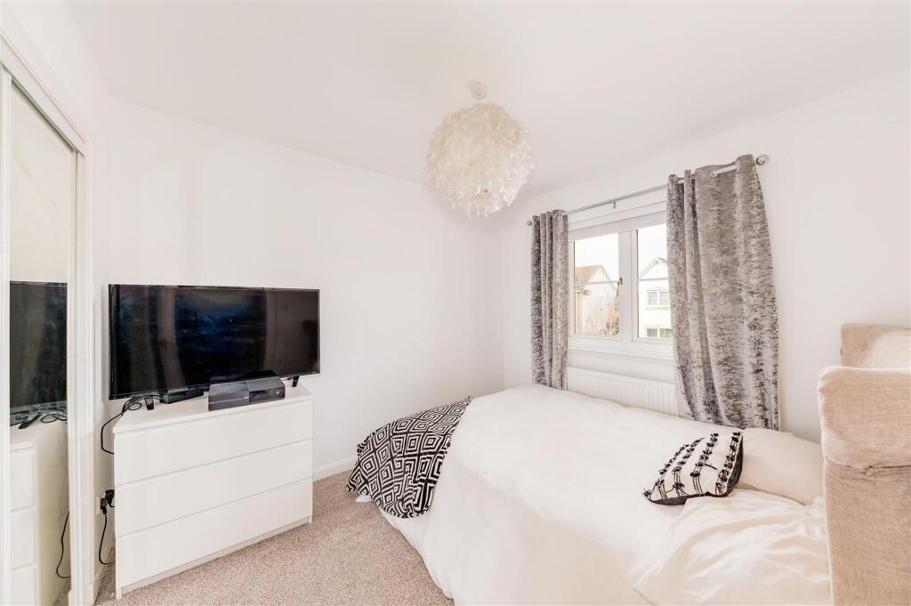 20 Isla Avenue Carnoustie-3.JPG