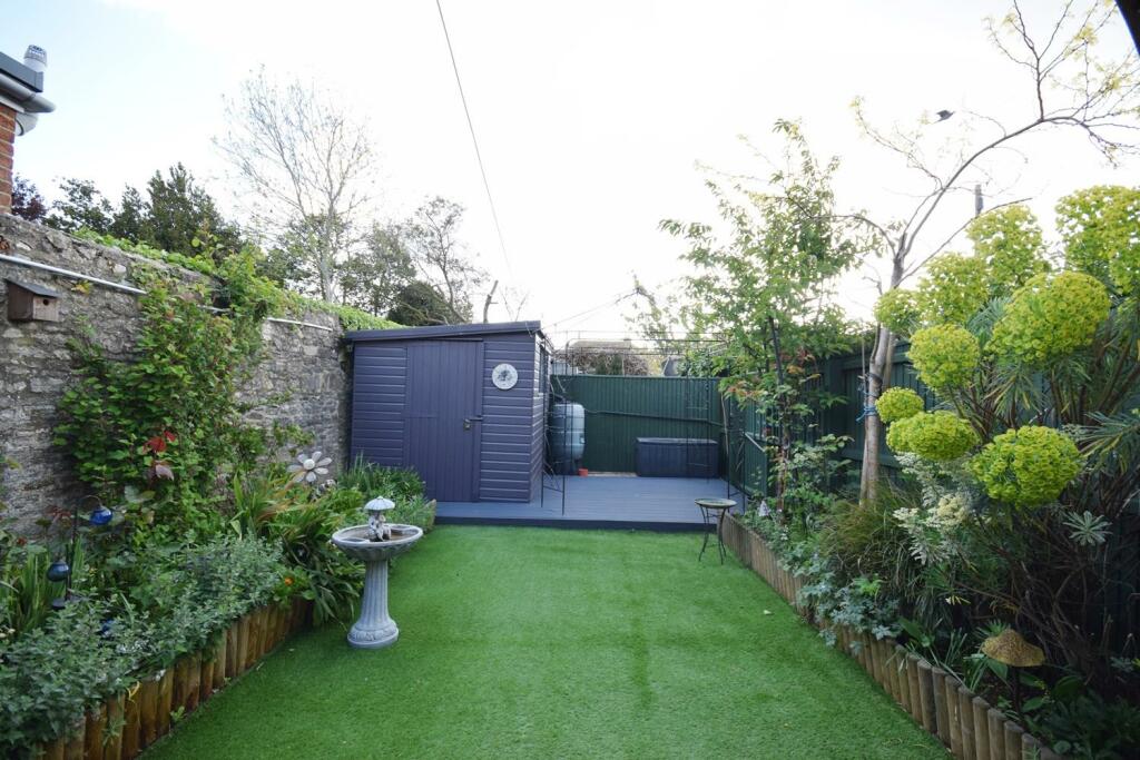 Garden rear.JPG