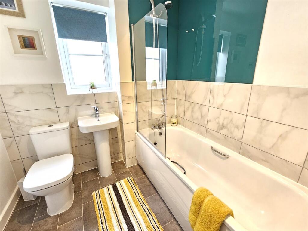 Bathroom.jpg