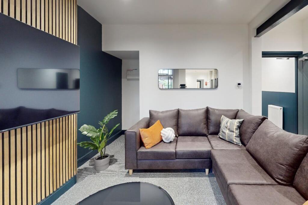 Student Digs - Brazi