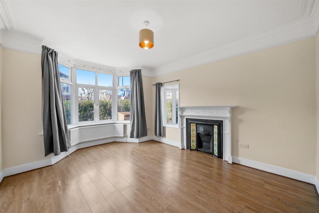 16 Westbury Avenue - tg5tV7EaRgv9c23WH0BD.jpg