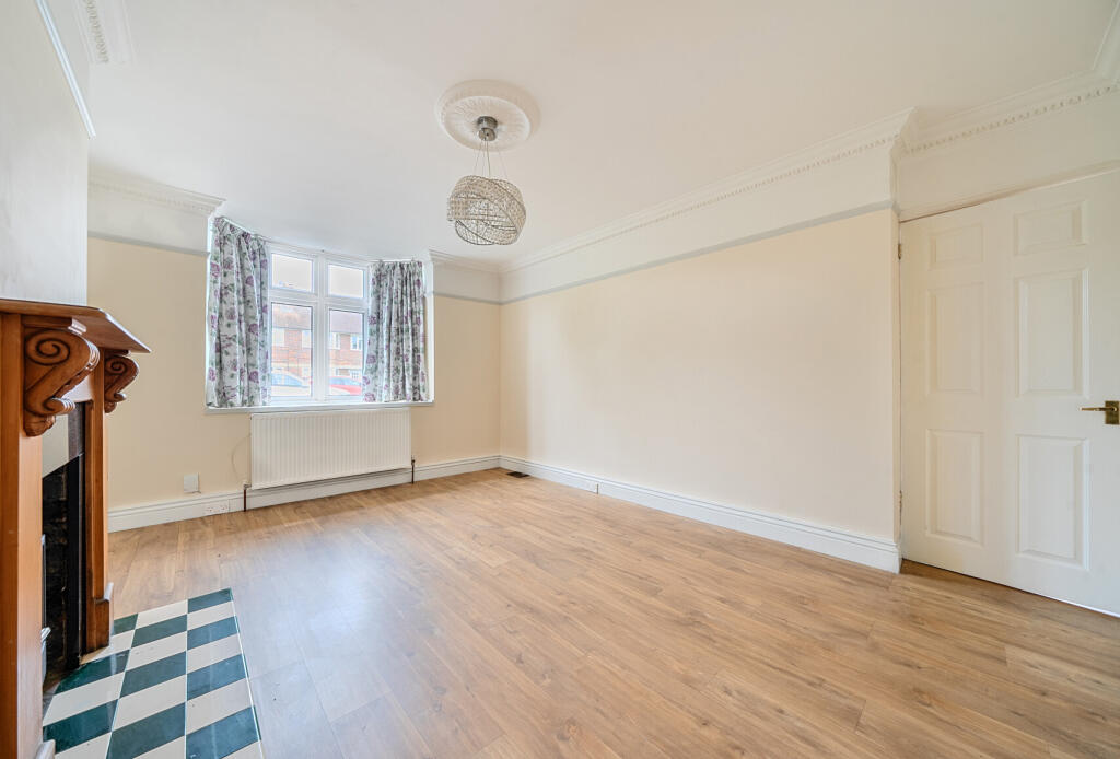 1304516-4-6846f91...