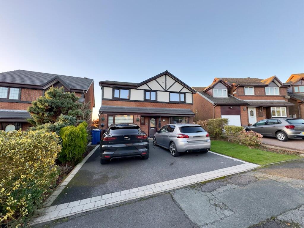 Main Photo2, Clockhouse Grove, Burnley, 5 Bedroom 