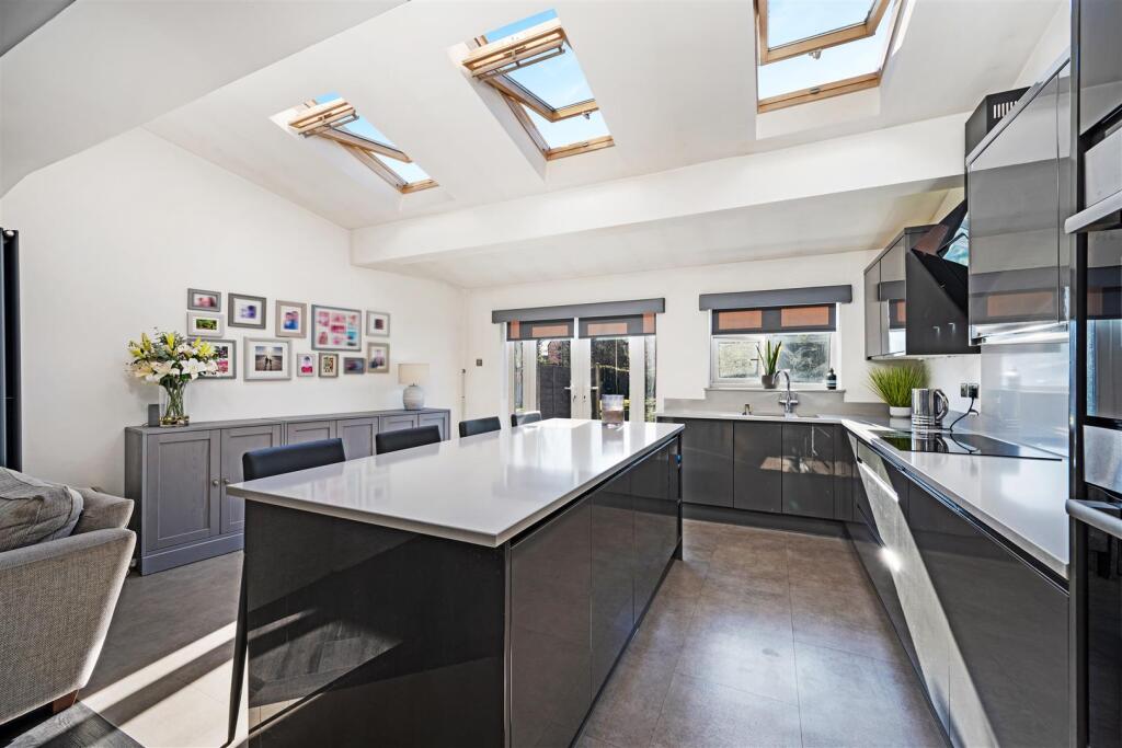 Open plan kitchen-diner family room