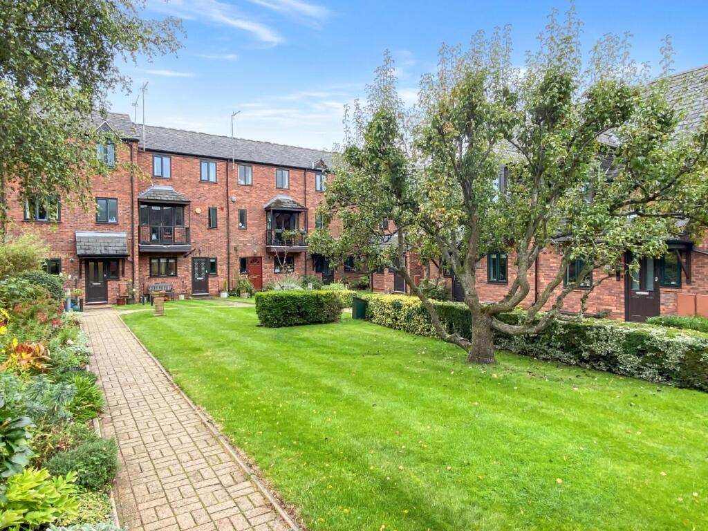 Communal Garden 1.jpg