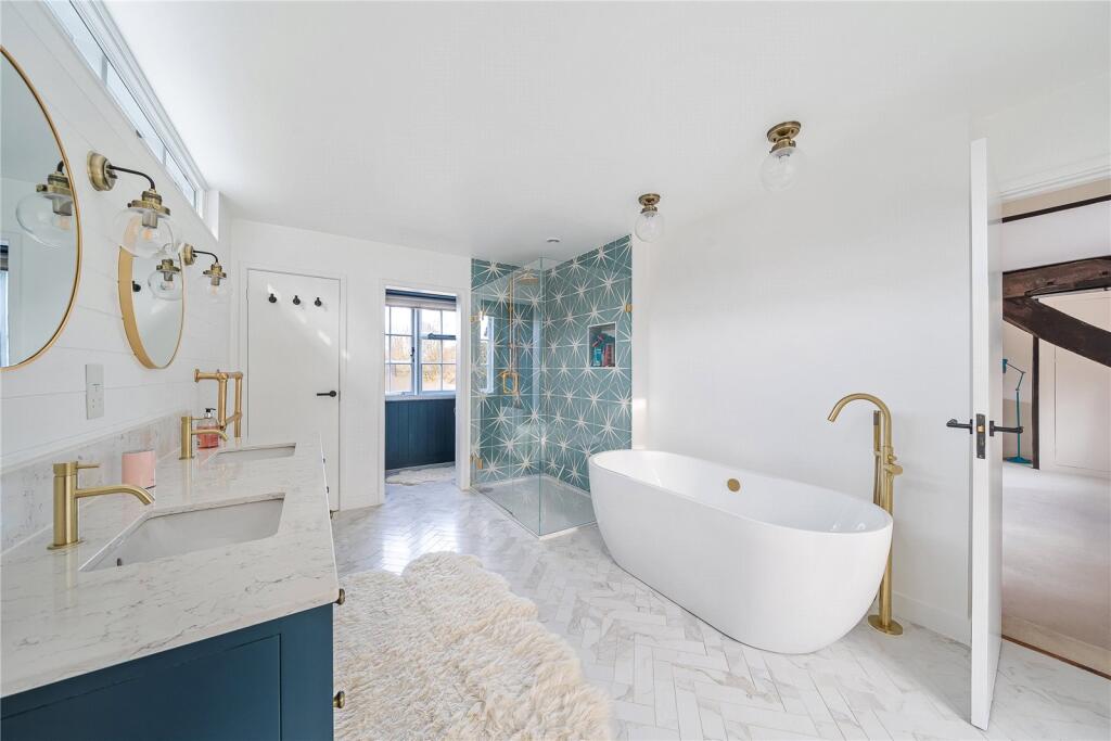 En Suite Bathroom