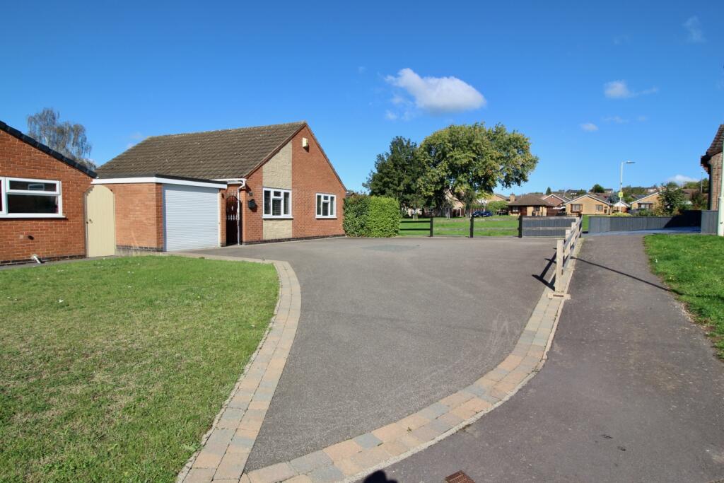 Extensive Driveway for up to 6 Vehicles