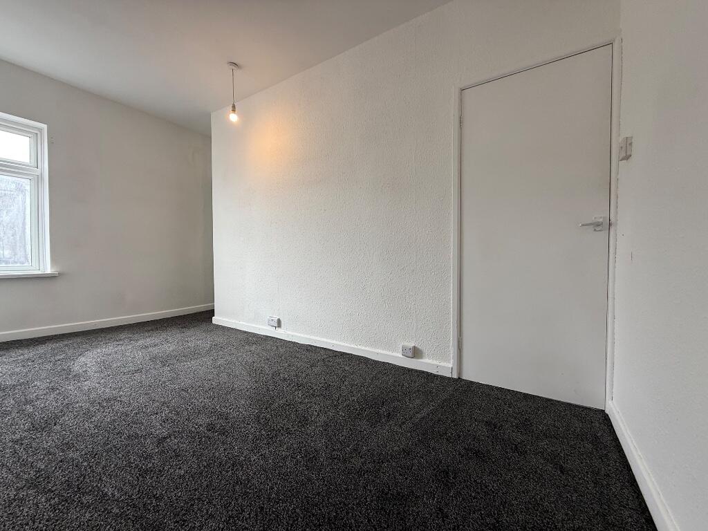 Rear bedroom
