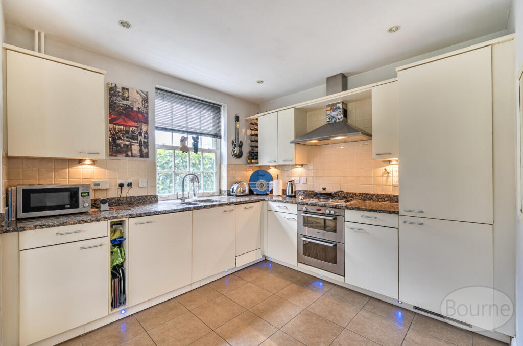 b0cbfc19-b055-411...