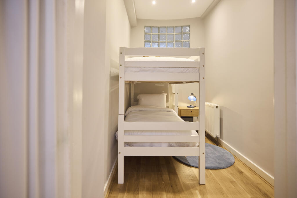 bedroom 2.jpeg