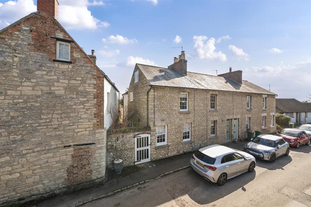 12 Park Road, Sherington (e).jpg