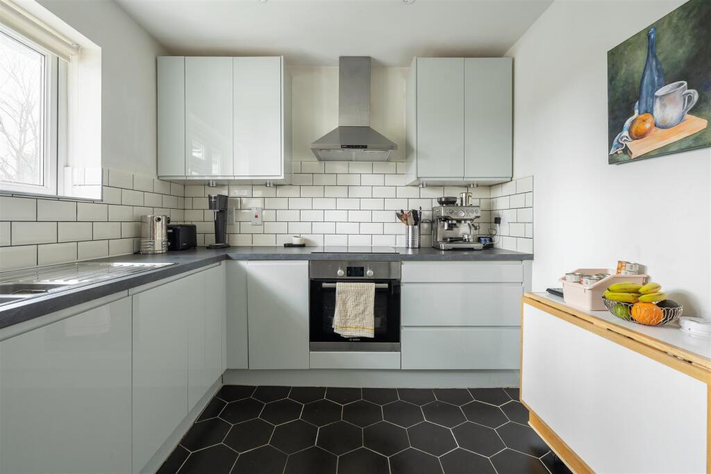 St Albans Court E11