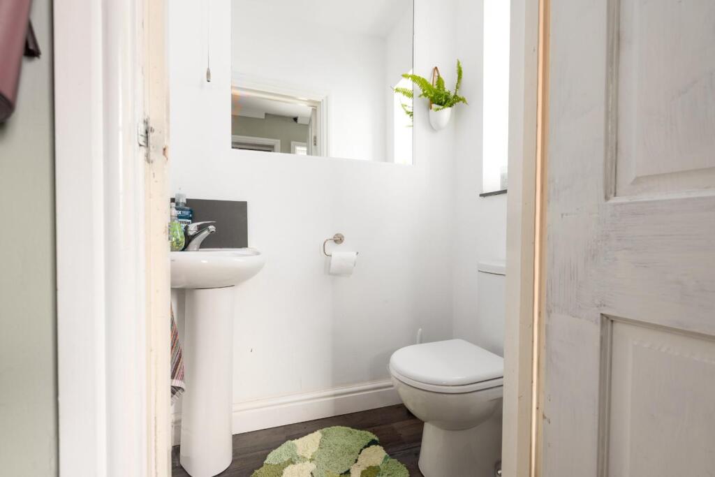 15 Guernsey Avenue, BS4-24.jpg