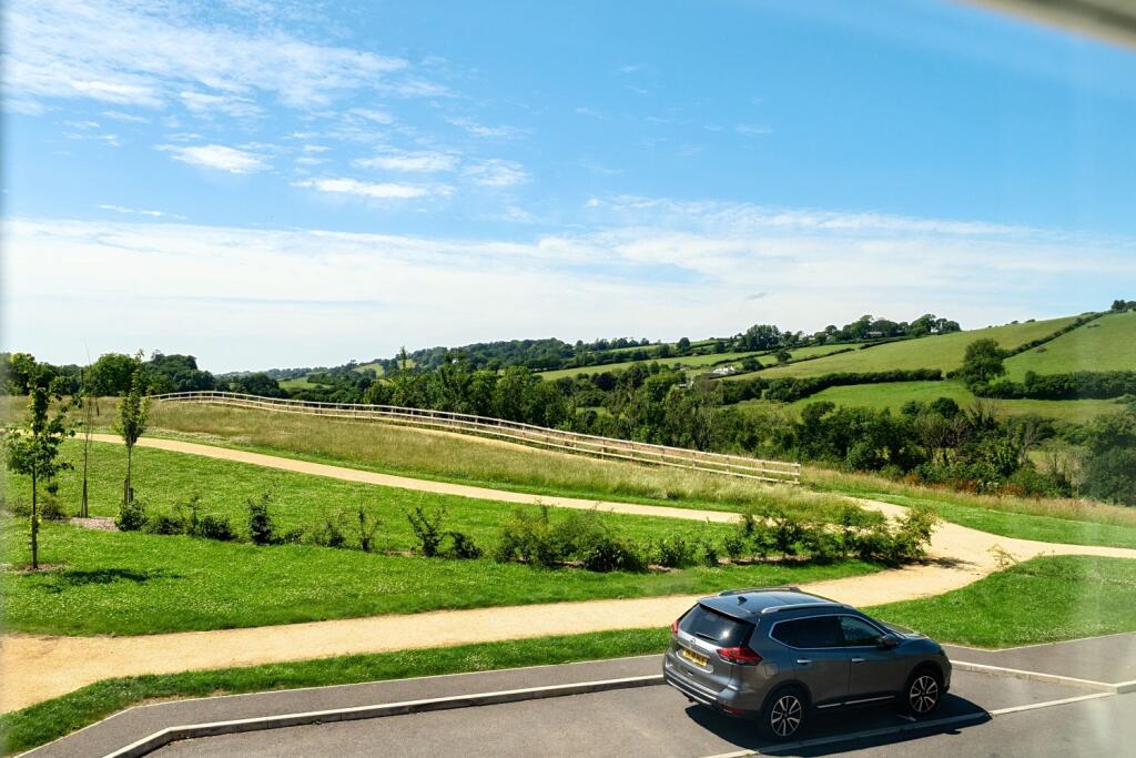 1315614-10-6862aba102544