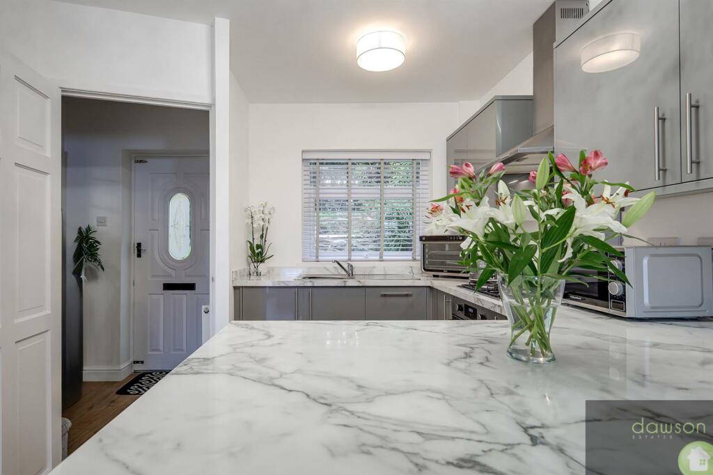 Lounge/Kitchen