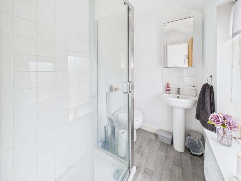 En-suite to Bedroom Three