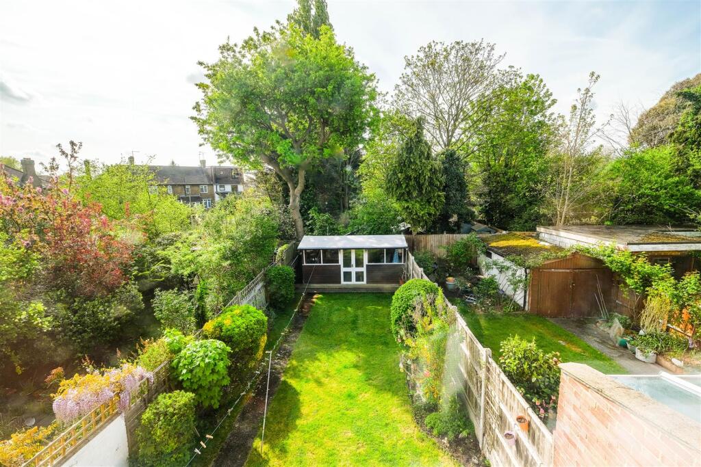 37 Knebworth Avenue-9.jpg