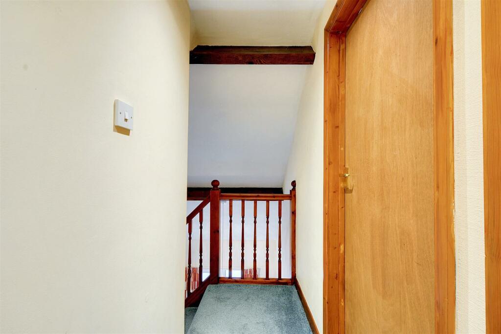 2nd Floor Landing.jpeg