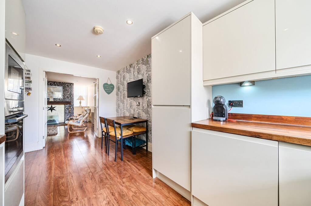 1347380-16-68bab2...