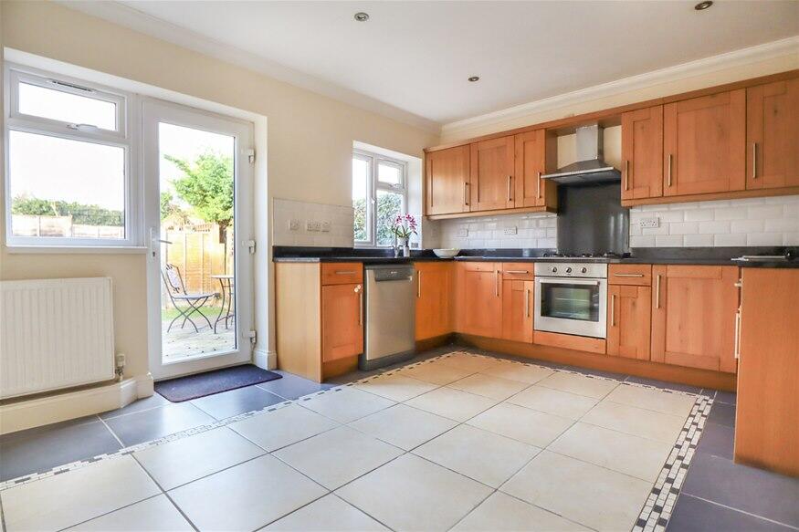 St James Road, Harpenden, AL5