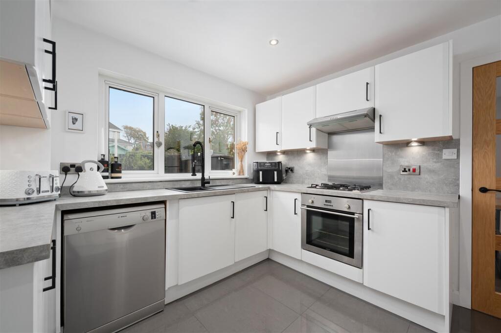 38WatsonPlace015.JPG
