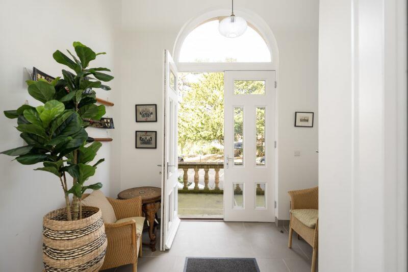 Winter Garden Room