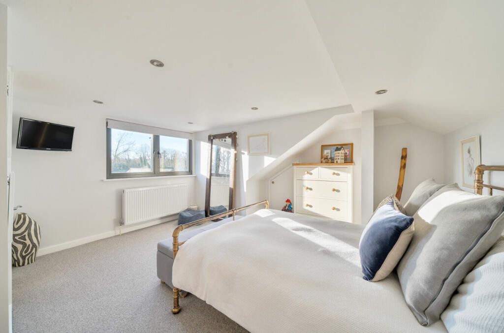 1396317-15-695d2e...