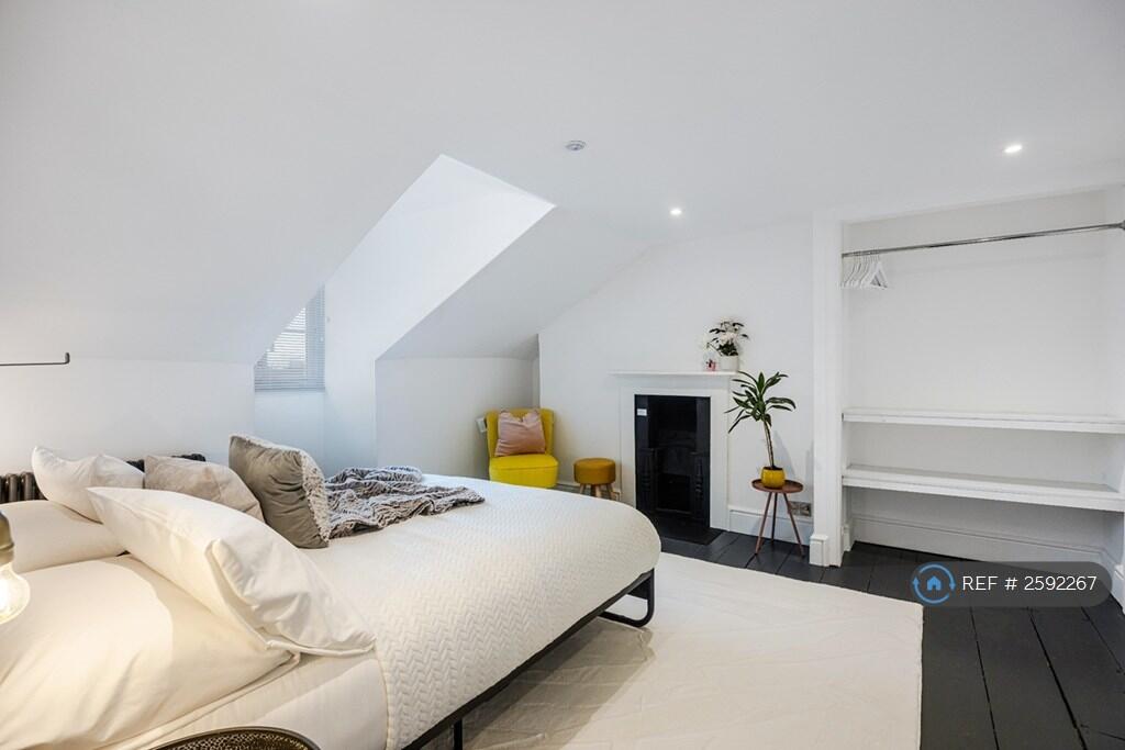King Bedroom 