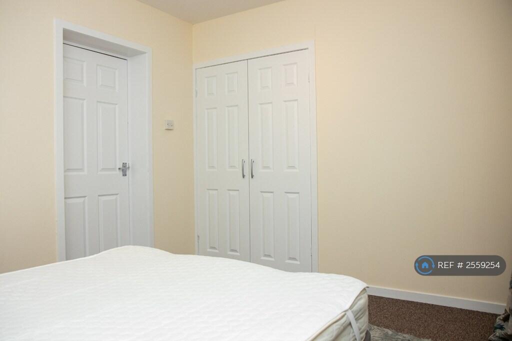 Large Bedroom 2 With Built In Wardrobe