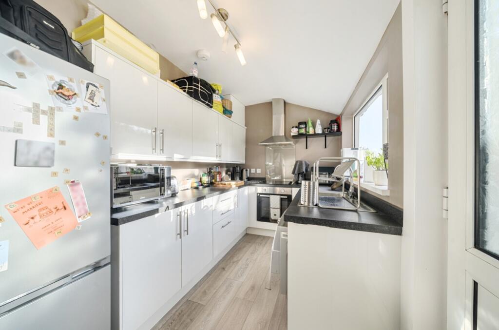 1382305-16-691b1bce2bb06