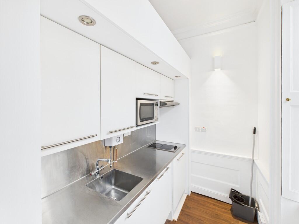 CAM02854G0-PR0444...