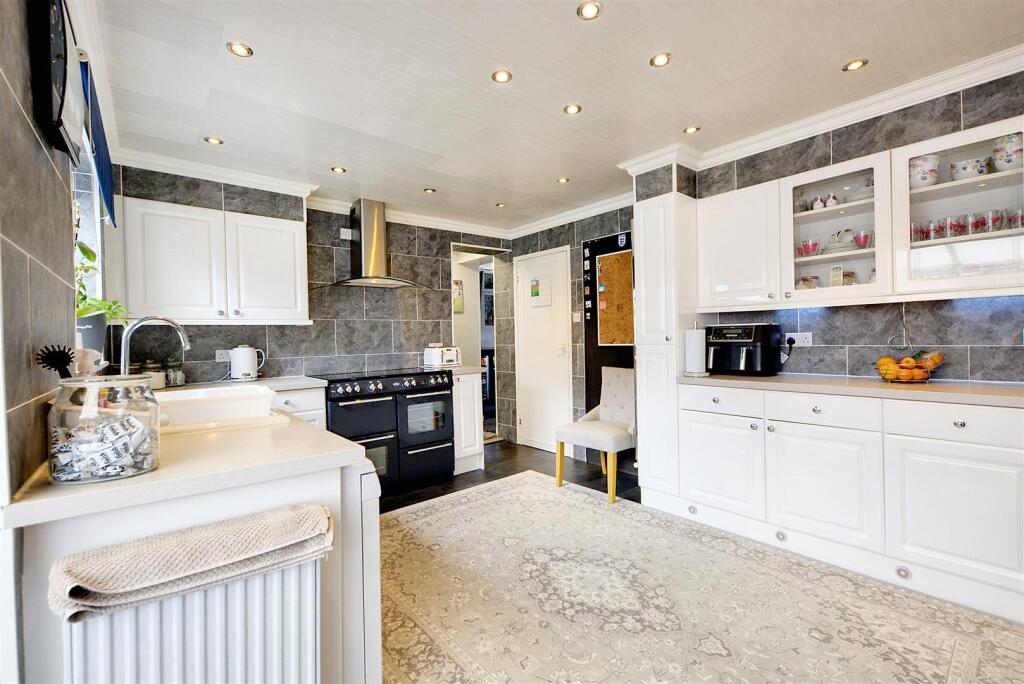 Kitchen_3.jpeg