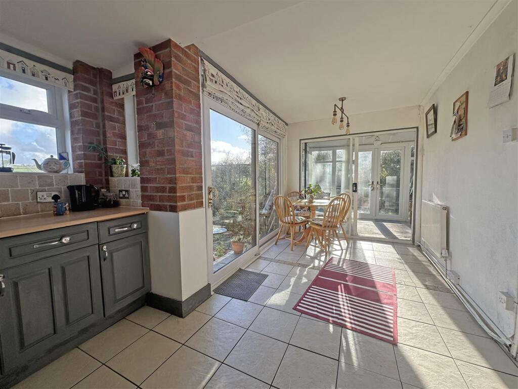 Kitchen Diner View 3.jpg