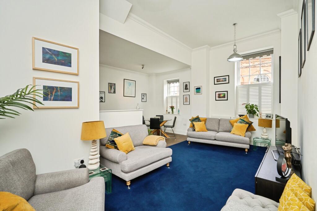 Lounge / Kitchen