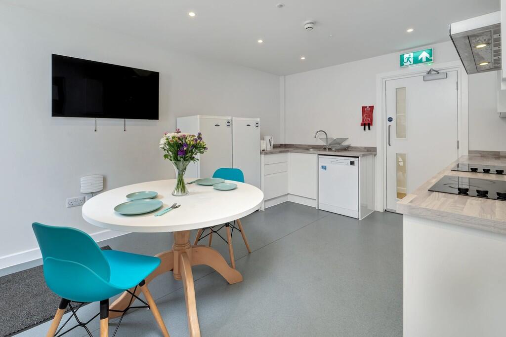 White-Lodge-Inter...