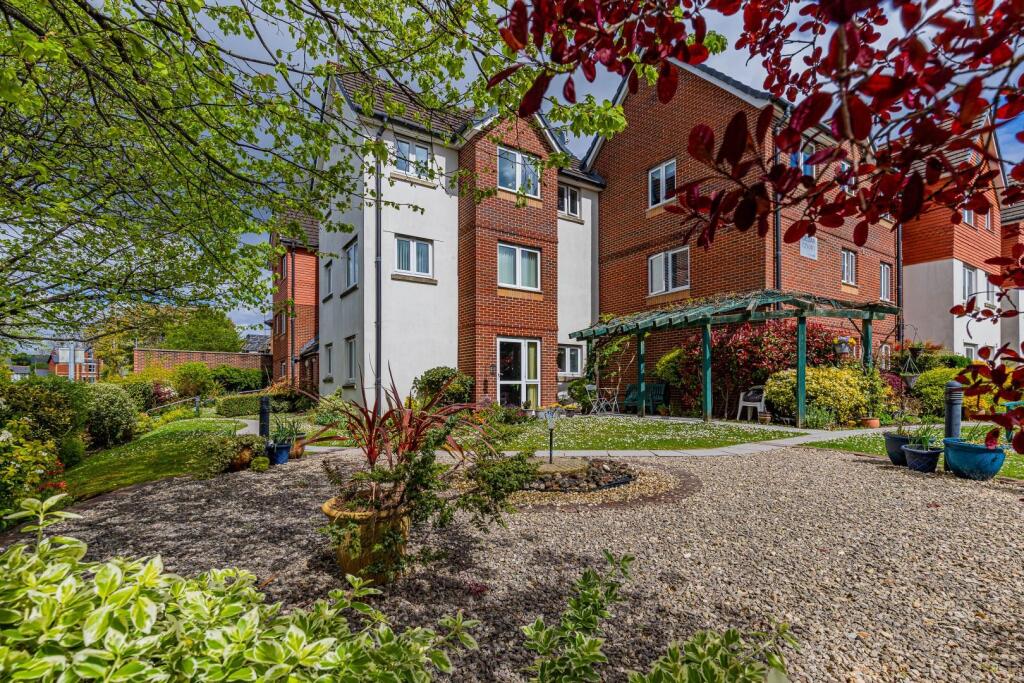 Cedar Court 29-14.jpg