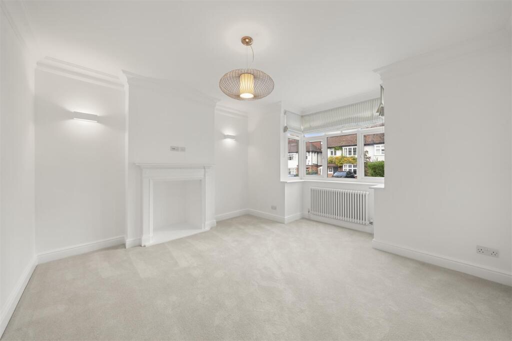 88 Hare Lane Claygate KT10001.jpg