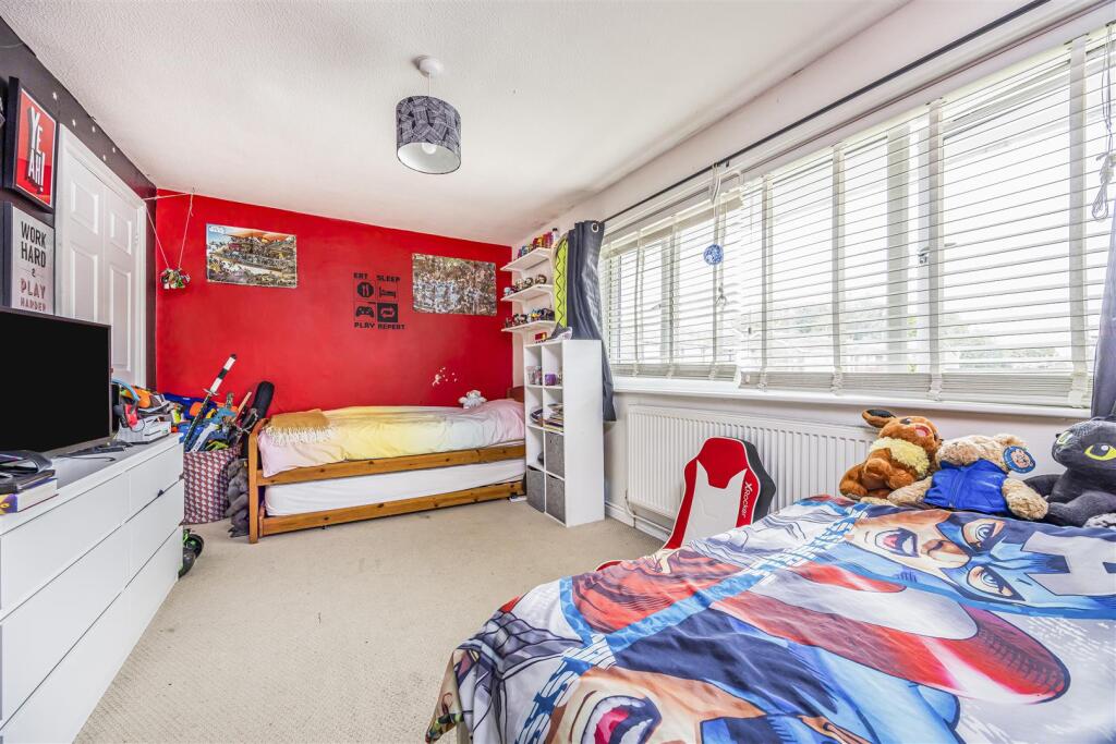 12 Passfield Walk, Havant-PorticoMarketing-SarahOl