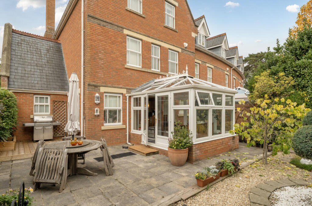 1365613-7-68f2457...