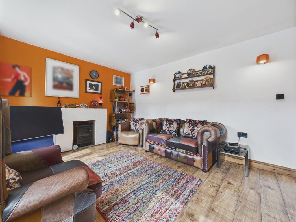 CAM04273G0-PR0175...