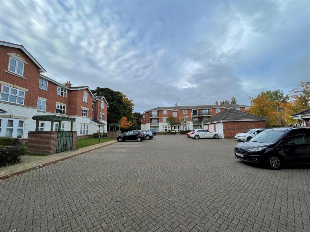 External 3.jpg